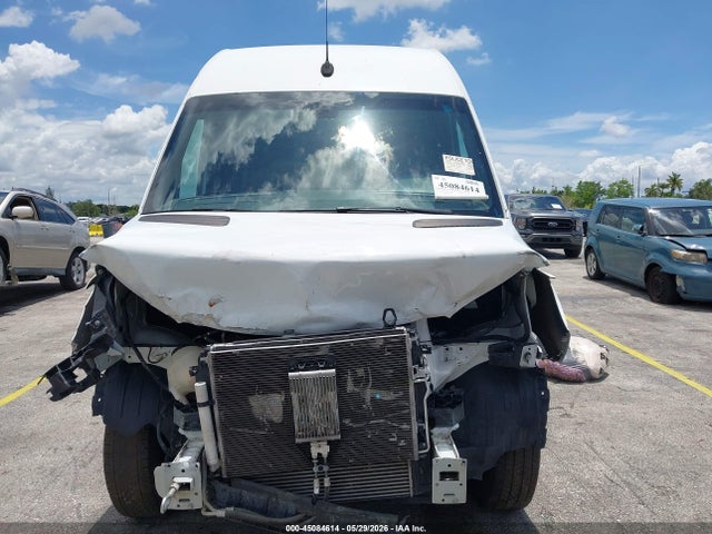 Mercedes-Benz Sprinter 2500 High Roof I4
