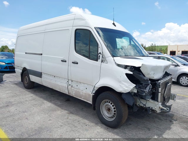 Salvage Mercedes-Benz Sprinter 2500 Image