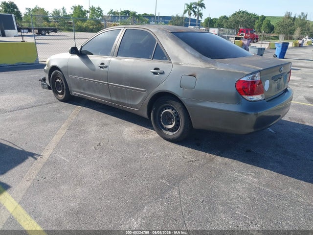 Toyota Camry Le
