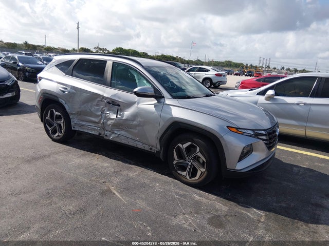 Salvage Hyundai TUCSON Image