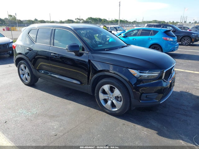 Salvage Volvo XC40 Image