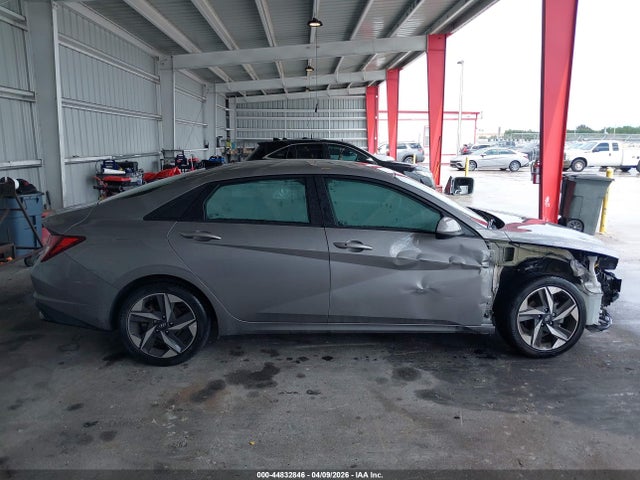 Hyundai ELANTRA Sel