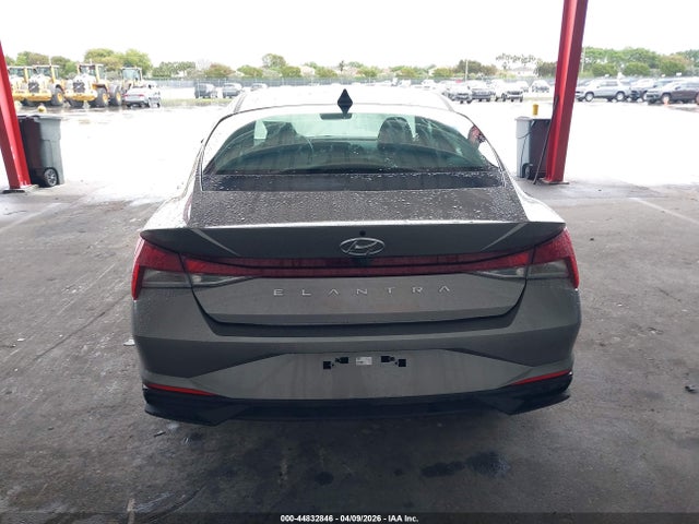 Hyundai ELANTRA Sel