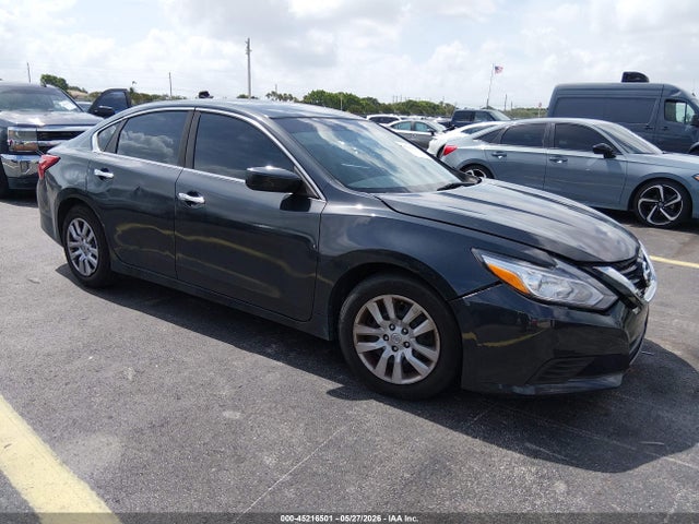 Salvage Nissan Altima Image