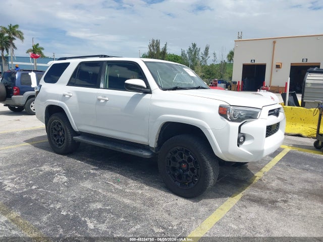 Salvage Toyota 4Runner Image
