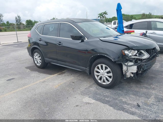 Salvage Nissan Rogue Image