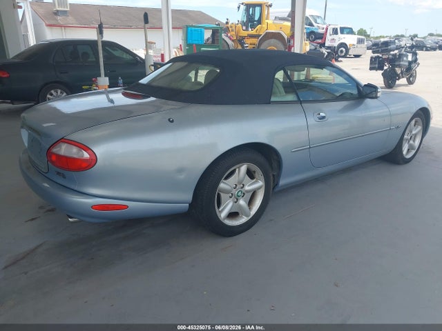 Jaguar Xk8