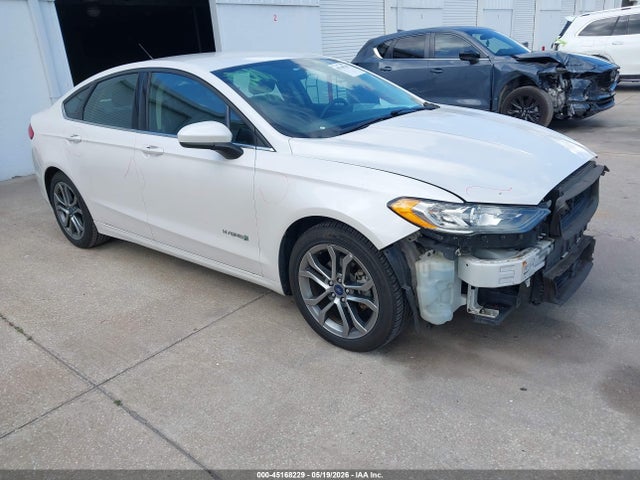 Salvage Ford Fusion Image