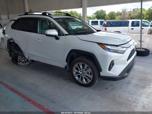 Salvage Toyota RAV4 Image