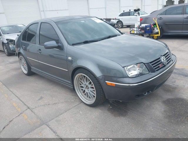Salvage Volkswagen Jetta Image