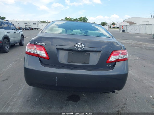 Toyota Camry Le
