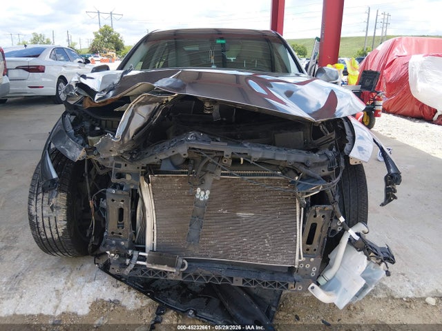 INFINITI Q50 Premium