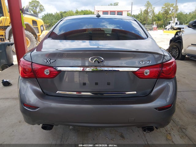 INFINITI Q50 Premium