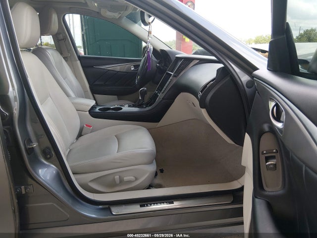 INFINITI Q50 Premium