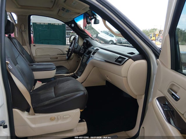 Cadillac Escalade Standard