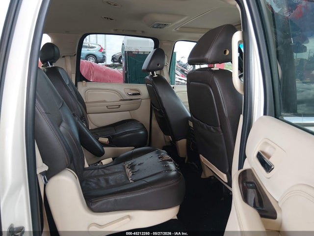 Cadillac Escalade Standard