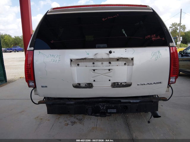 Cadillac Escalade Standard