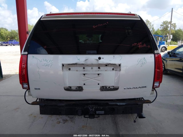 Cadillac Escalade Standard
