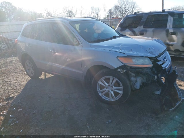Salvage Hyundai SANTA FE Image
