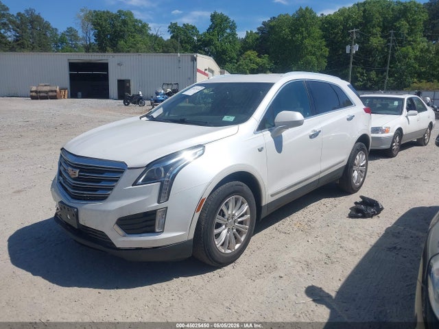 Cadillac XT5 Standard