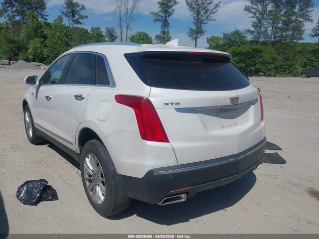 Cadillac XT5 Standard
