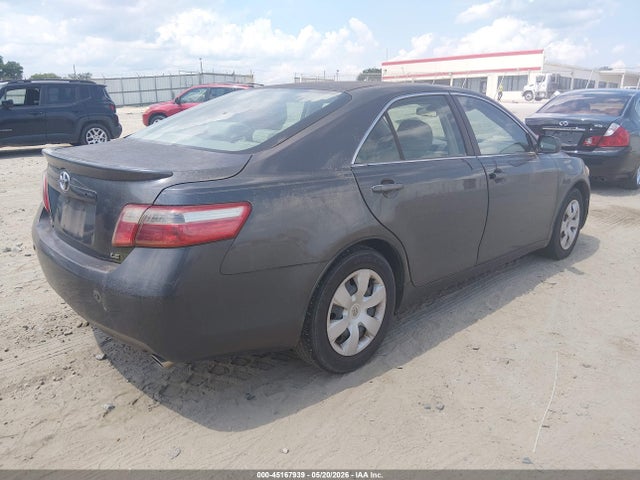 Toyota Camry Le V6
