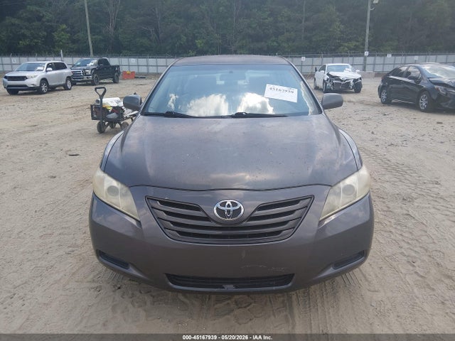 Toyota Camry Le V6