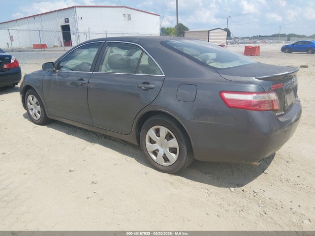 Toyota Camry Le V6