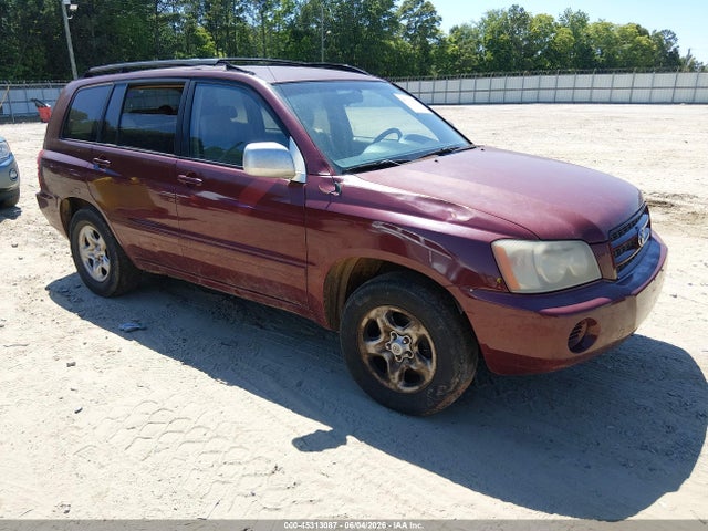Salvage Toyota Highlander Image