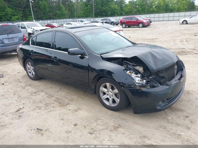 Salvage Nissan Altima Image