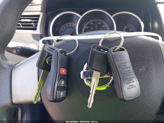 Nissan Versa 1.8s