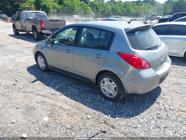 Nissan Versa 1.8s