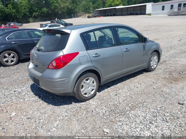 Nissan Versa 1.8s