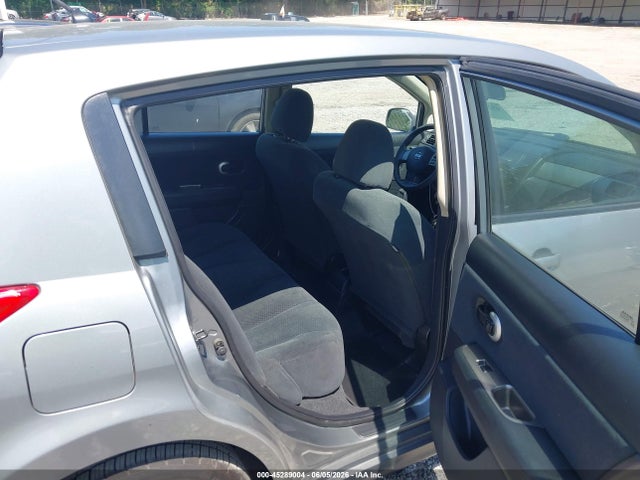 Nissan Versa 1.8s