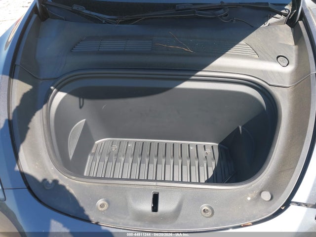 Tesla Model Y Long Range Dual Motor All-wheel Drive