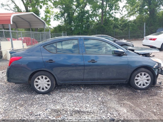Nissan Versa 1.6 S+