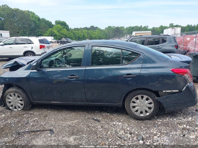 Nissan Versa 1.6 S+