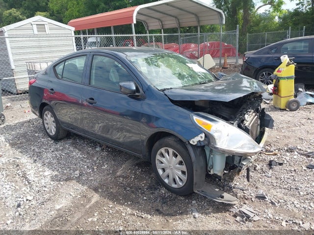 Salvage Nissan Versa Image