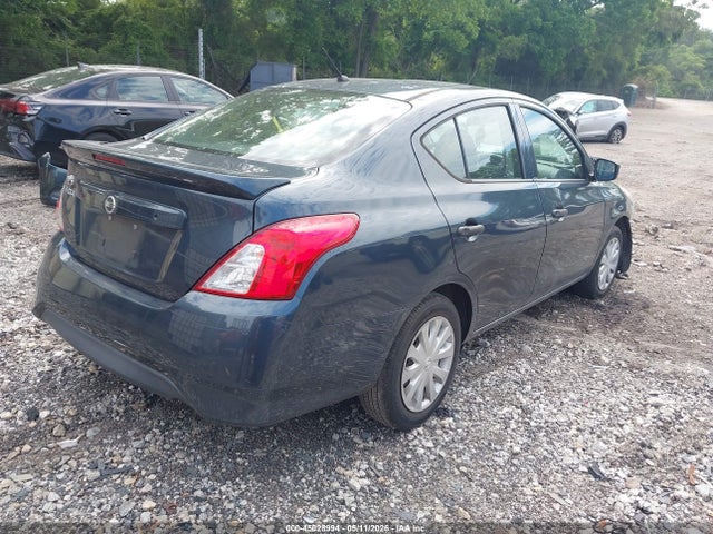Nissan Versa 1.6 S+
