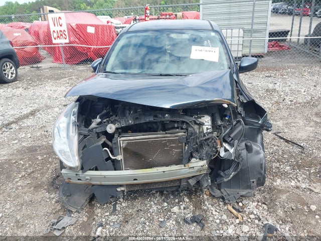 Nissan Versa 1.6 S+