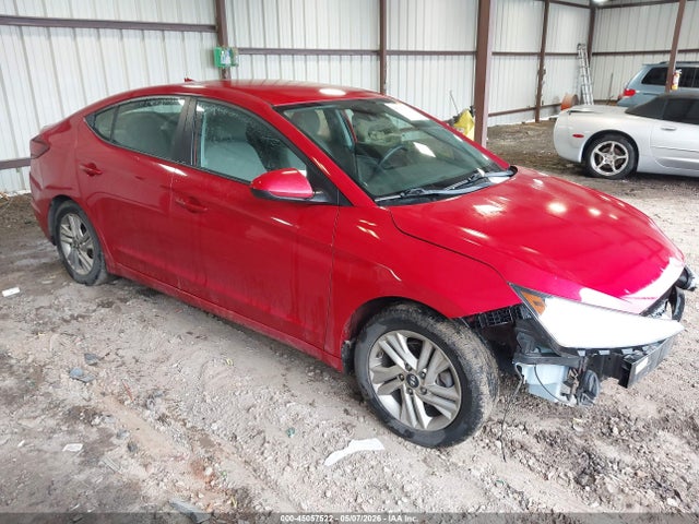 Salvage Hyundai ELANTRA Image