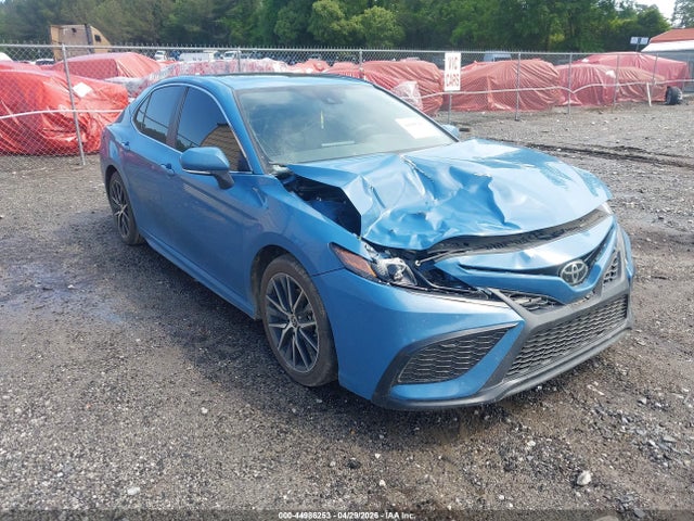 Salvage Toyota Camry Image
