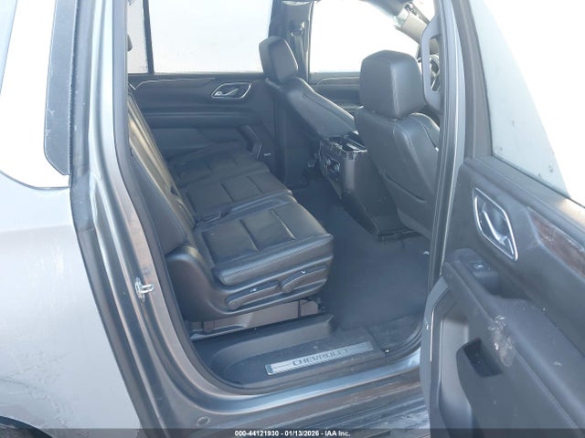 Chevrolet Suburban 2wd Lt