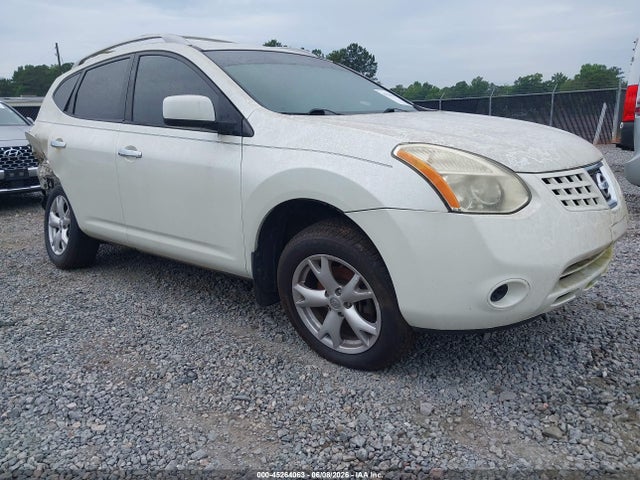 Salvage Nissan Rogue Image