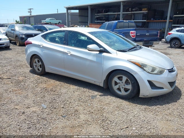Salvage Hyundai ELANTRA Image