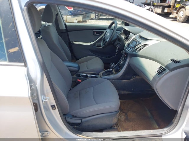 Hyundai ELANTRA Se