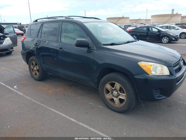 Salvage Toyota RAV4 Image