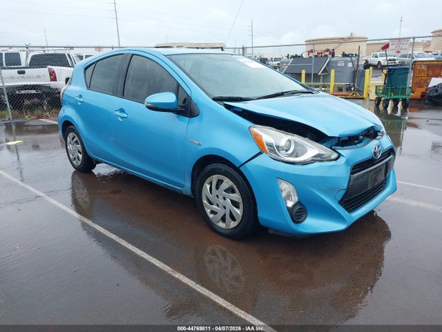 Salvage Toyota Prius c Image