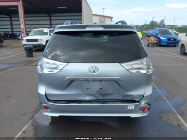 Toyota Sienna Se 8 Passenger