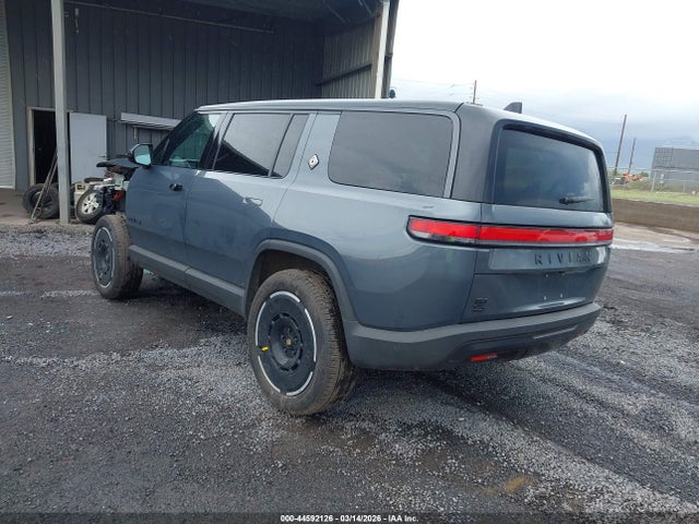Rivian R1s